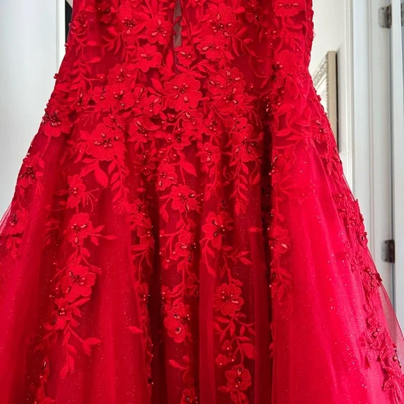 Formal Dress - Picture 3 of 10